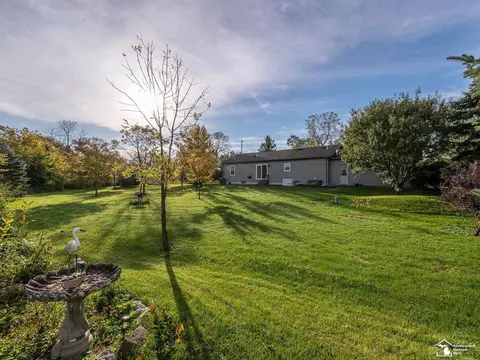 Exterior - 1858 W Albain, Monroe, MI 48161 photo 6 of 9
