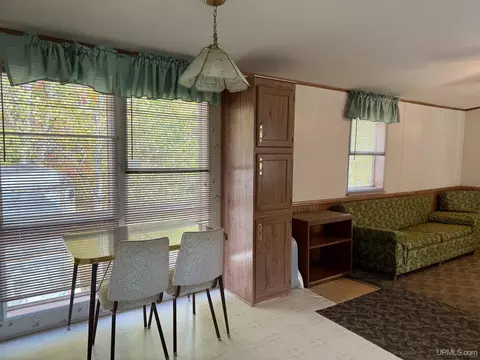 Dining - 480 N Bluff Lk, Gwinn, MI 49841 photo 1 of 1