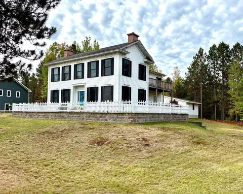 152 Brewer, Marquette, MI 49855