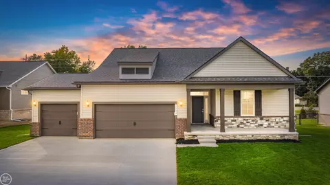 1134 Julian, Waterford, MI 48327