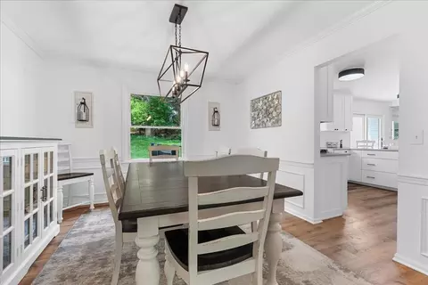Dining - 1201 Riverside, Owosso, MI 48867 photo 2 of 3