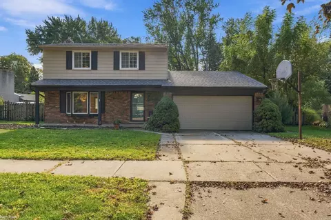 23876 Indianwood, Clinton Township, MI 48035