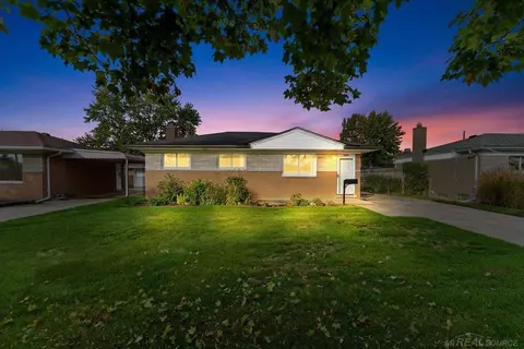 31359 Gardendale, Warren, MI 48088