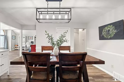 Dining - 8737 Tanglewood, Temperance, MI 48182 photo 2 of 2