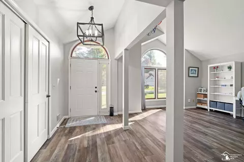 Entry Way - 8737 Tanglewood, Temperance, MI 48182 photo 1 of 3