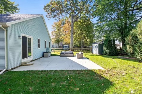 Exterior - 8737 Tanglewood, Temperance, MI 48182 photo 2 of 4