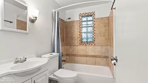 Bath - 121 Murphy, Saint Clair, MI 48079 photo 1 of 1
