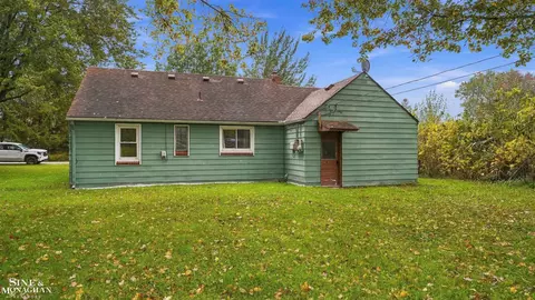 Exterior - 121 Murphy, Saint Clair, MI 48079 photo 6 of 7