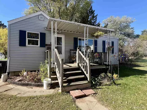 Exterior - 1813 14th, Menominee, MI 49858 photo 2 of 5