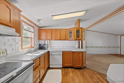 Kitchen - 893 E Siena Hts, Adrian, MI 49221 photo 3 of 6
