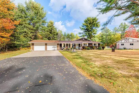 7676 W Rivers Bnd, Manistique, MI 49854