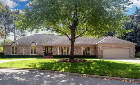 7 Belle Meade, Grosse Pointe Shores, MI 48236