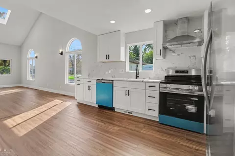 Kitchen - 8084 Pardee, Taylor, MI 48180 photo 3 of 3