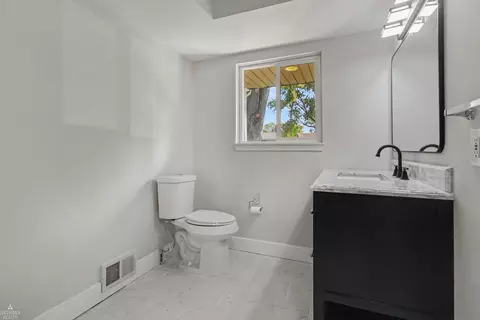Bath - 8084 Pardee, Taylor, MI 48180 photo 1 of 2