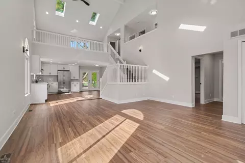Living - 8084 Pardee, Taylor, MI 48180 photo 1 of 8