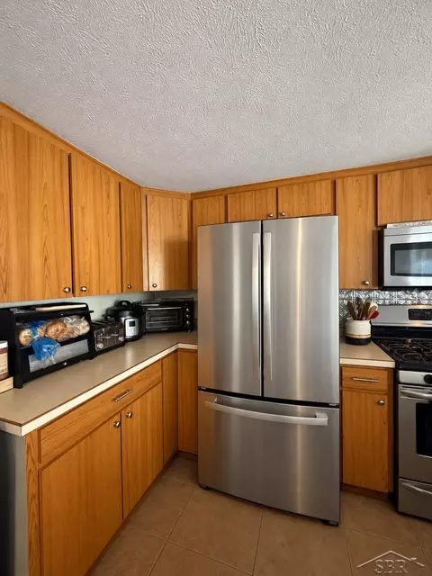 Kitchen - 6381 Middle Rd, Hope, MI 48628 photo 2 of 4