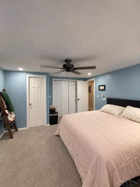 Bedroom - 6381 Middle Rd, Hope, MI 48628 photo 4 of 7