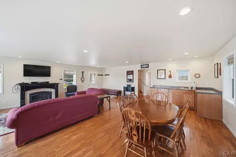 Living - 8231 Coman, Hudson, MI 49247 photo 7 of 7