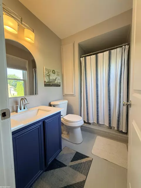 Bath - 53379 Springhill Mdws, Macomb, MI 48042 photo 2 of 4