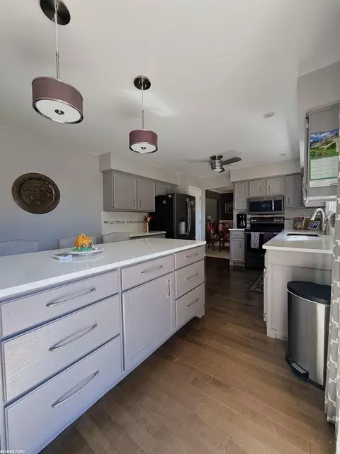 Kitchen - 53379 Springhill Mdws, Macomb, MI 48042 photo 2 of 2