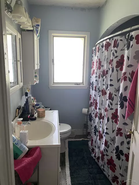 Bath - 217 S Silver, Bad Axe, MI 48413 photo 1 of 1