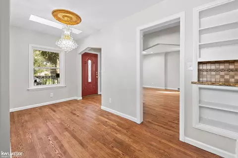 Entry Way - 1781 Brys Dr, Grosse Pointe Woods, MI 48236 photo 2 of 4