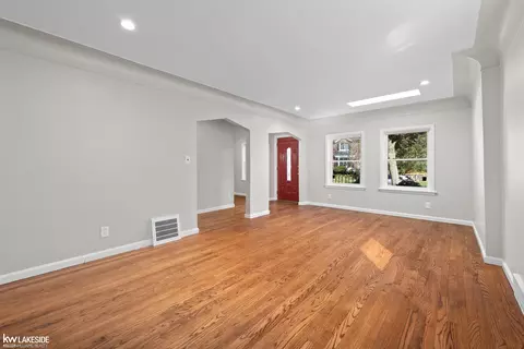 Living - 1781 Brys Dr, Grosse Pointe Woods, MI 48236 photo 1 of 2