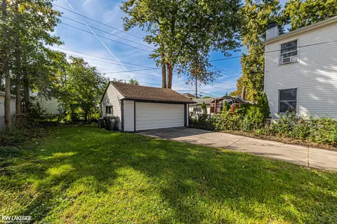 Exterior - 1781 Brys Dr, Grosse Pointe Woods, MI 48236 photo 3 of 3