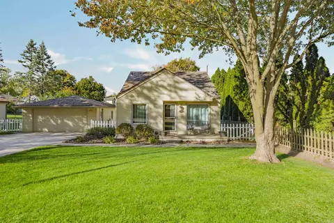 3670 Woodcrest, Rochester Hills, MI 48309