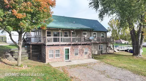 2405 Deer Crk, Metamora, MI 48455