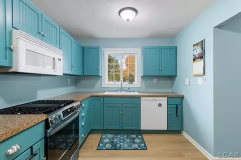 Kitchen - 19225 Us Hwy 27, Marshall, MI 49068 photo 2 of 4