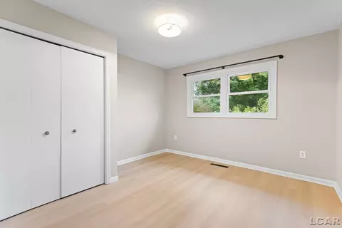 Bedroom - 19225 Us Hwy 27, Marshall, MI 49068 photo 1 of 6