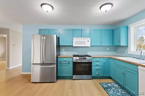 Kitchen - 19225 Us Hwy 27, Marshall, MI 49068 photo 3 of 4