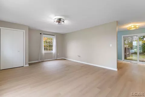 Living - 19225 Us Hwy 27, Marshall, MI 49068 photo 2 of 3