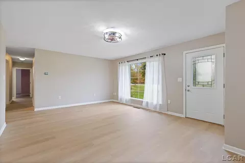 Living - 19225 Us Hwy 27, Marshall, MI 49068 photo 1 of 3