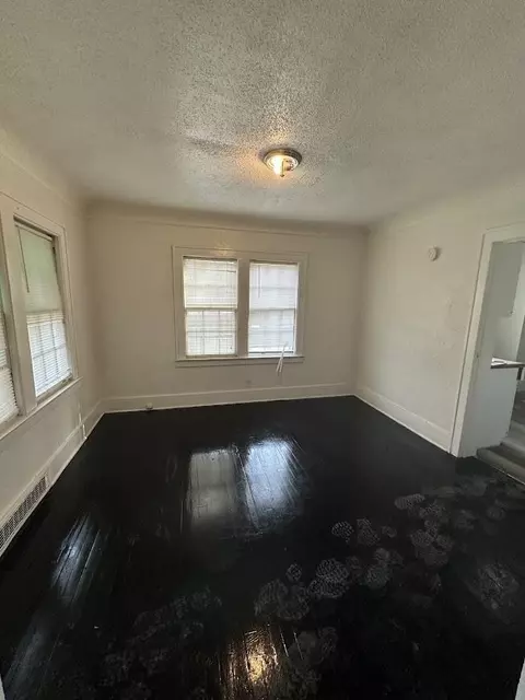 Living - 125 W Mcclellan, Flint, MI 48505 photo 1 of 4