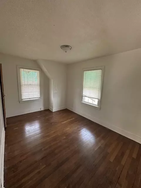 Bedroom - 125 W Mcclellan, Flint, MI 48505 photo 2 of 3