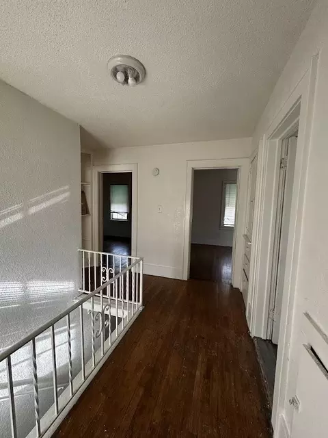 Entry Way - 125 W Mcclellan, Flint, MI 48505 photo 2 of 2