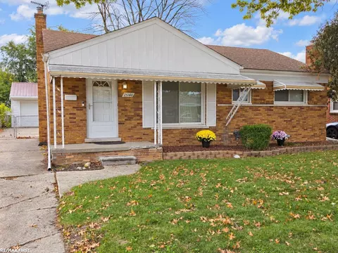 25146 Ronald, Roseville, MI 48066