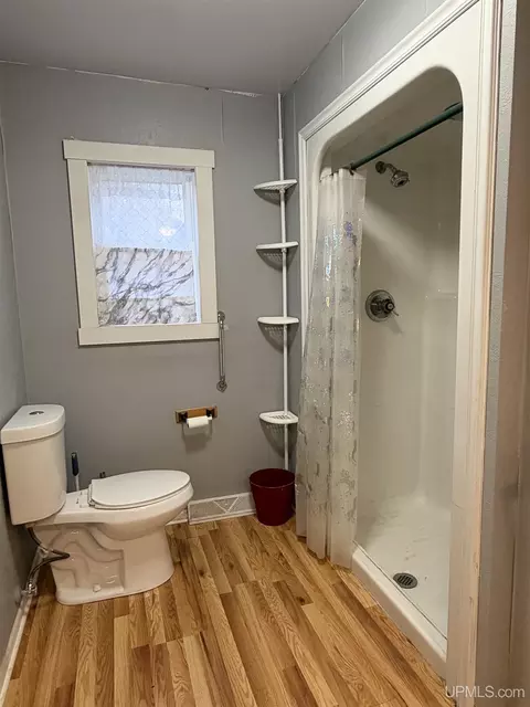 Bath - W5122` 5th, Vulcan, MI 49892 photo 1 of 6