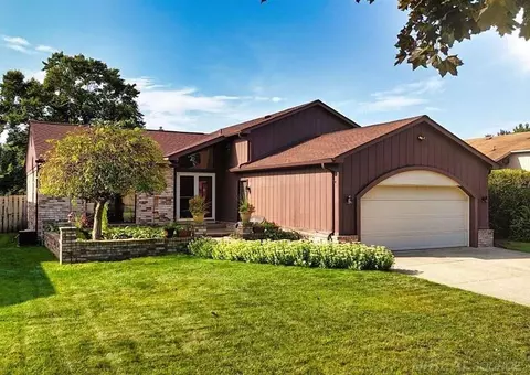 13742 Brookside, Sterling Heights, MI 48313