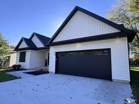 7085 Maplewood, Temperance, MI 48182 photo 2