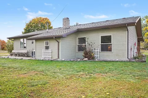 Exterior - 736 W Parish, Kawkawlin, MI 48631 photo 2 of 5