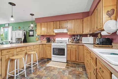 Kitchen - 736 W Parish, Kawkawlin, MI 48631 photo 1 of 2