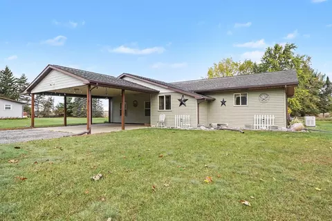 Exterior - 736 W Parish, Kawkawlin, MI 48631 photo 4 of 5