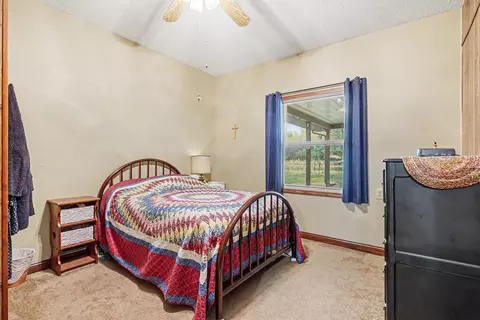 Bedroom - 736 W Parish, Kawkawlin, MI 48631 photo 1 of 2