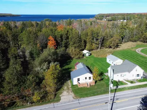 6259 State, Garden, MI 49835