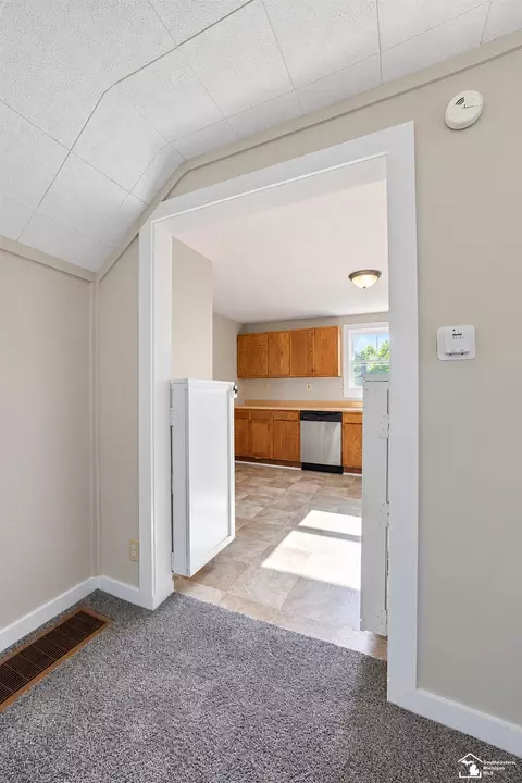 Entry Way - 902 E 8th #906 EIGHTH, Monroe, MI 48161 photo 2 of 3