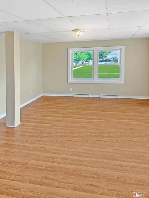 Living - 902 E 8th #906 EIGHTH, Monroe, MI 48161 photo 3 of 5