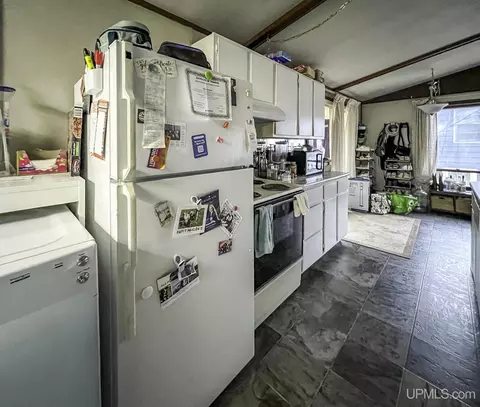 706 Wright, Marquette, MI 49855 photo 3